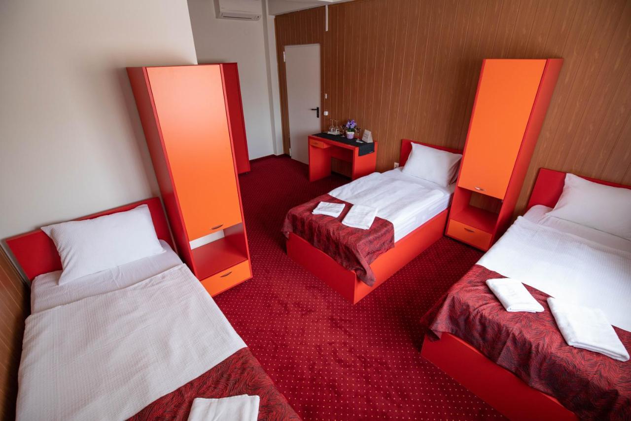 Nepliget Hotel 布达佩斯 外观 照片