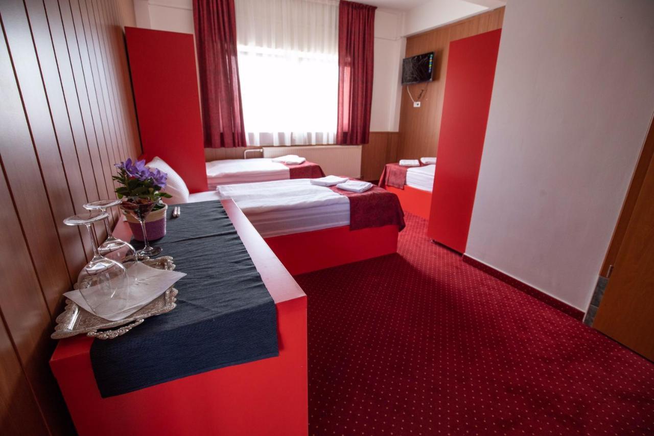Nepliget Hotel 布达佩斯 外观 照片