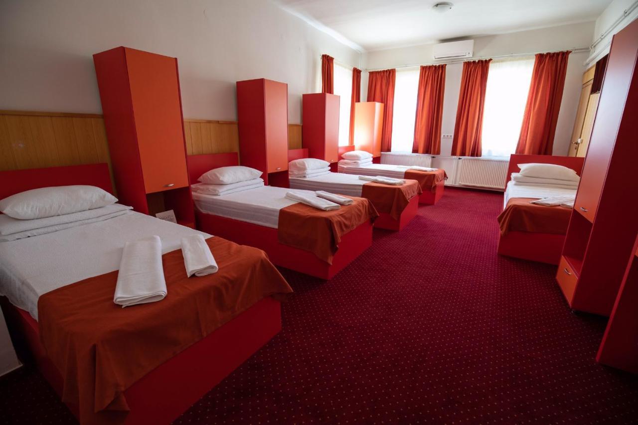 Nepliget Hotel 布达佩斯 外观 照片