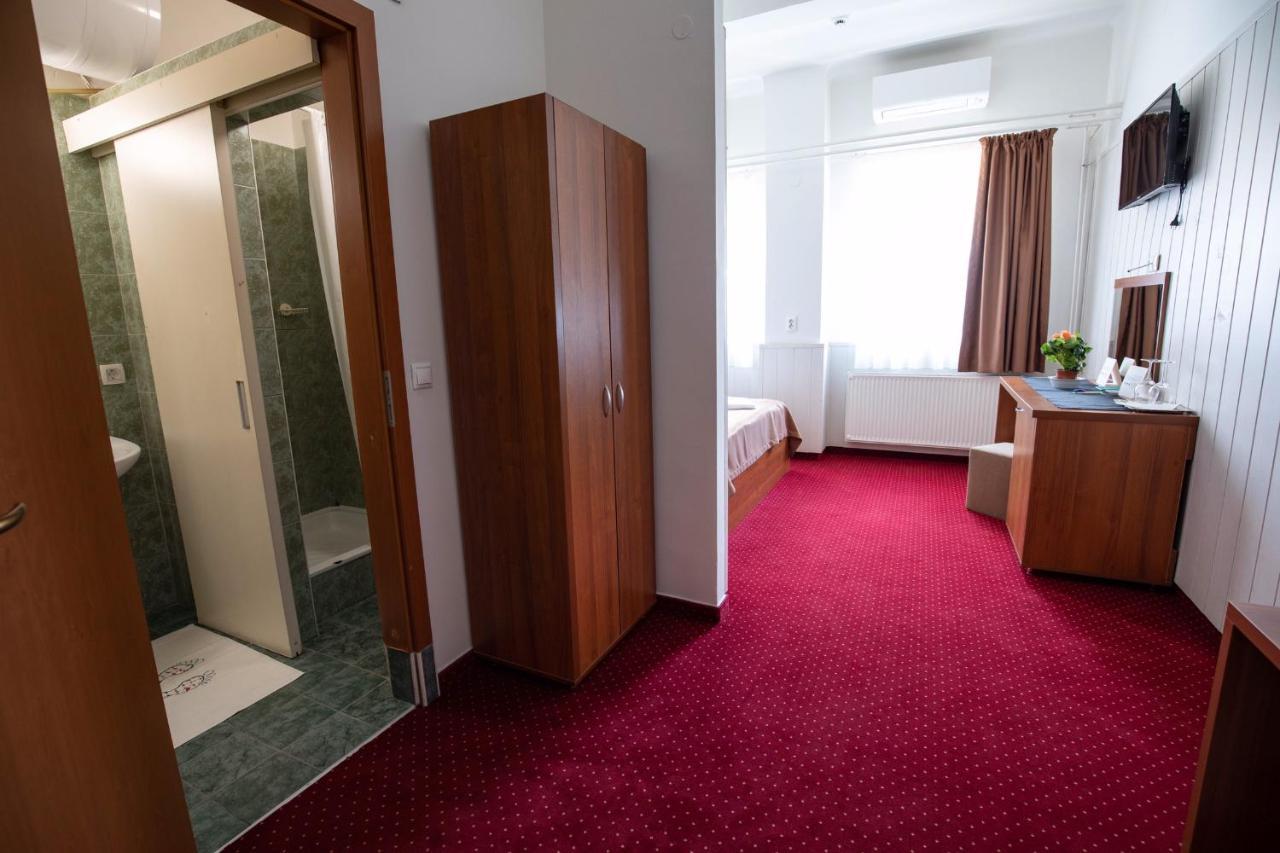 Nepliget Hotel 布达佩斯 外观 照片